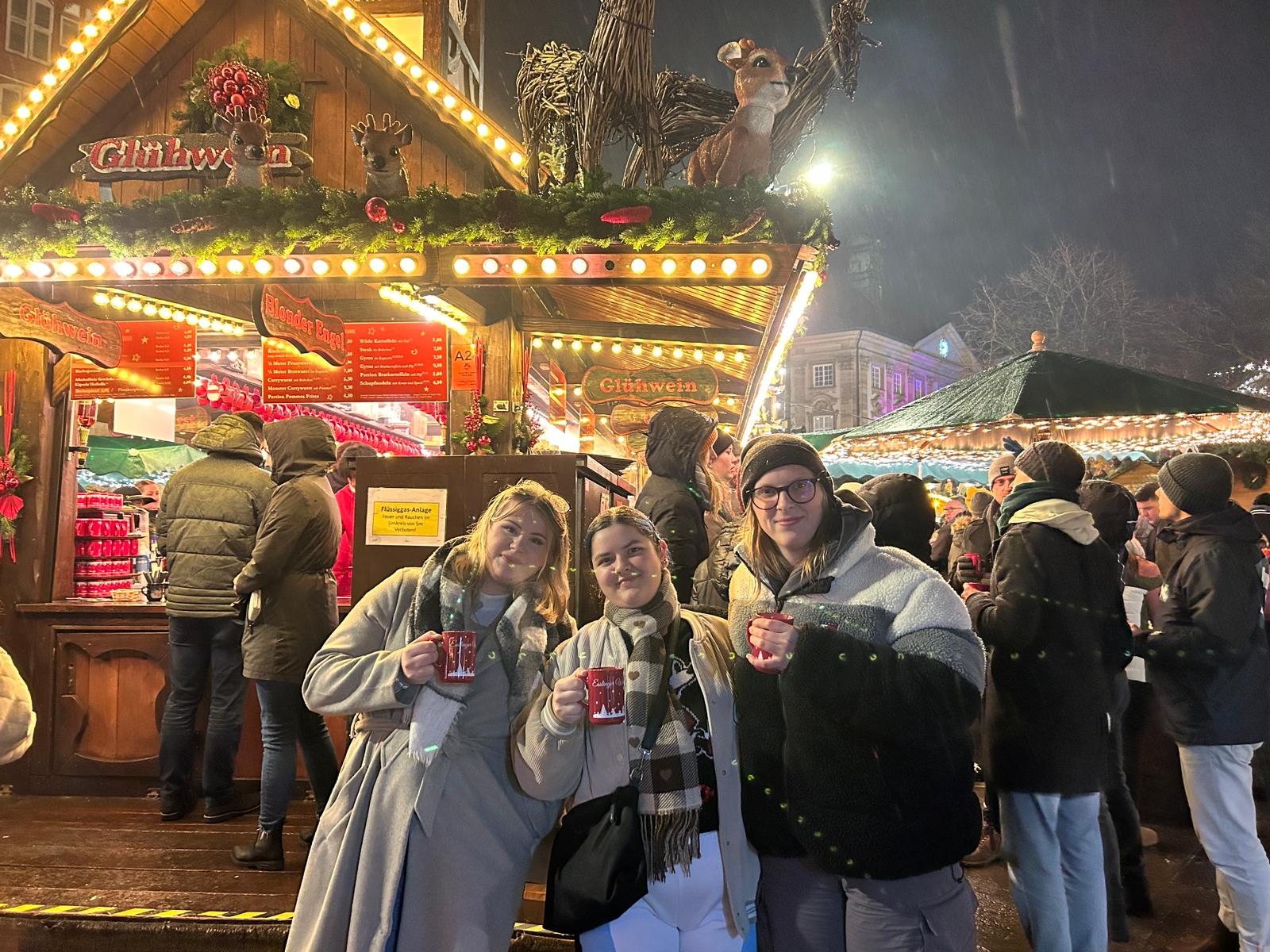 Retrouvailles entre Amaryllis et Katharina sur le marché de Noël d’Esslingen 