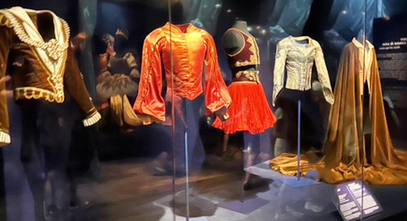 costumes