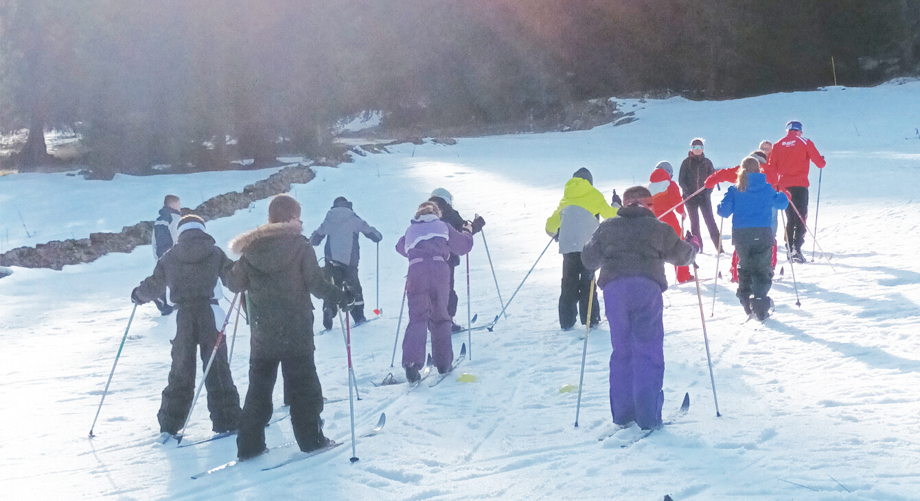 élèves au ski