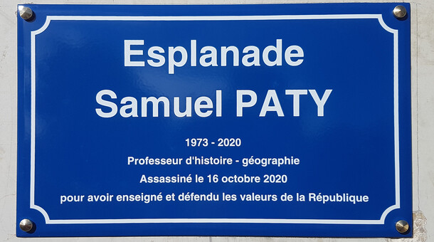 Plaque Esplanade Samuel Paty