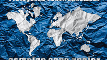 carte du monde en papier froissé