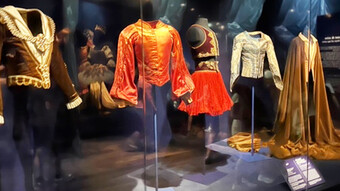 costumes