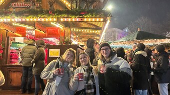 Retrouvailles entre Amaryllis et Katharina sur le marché de Noël d’Esslingen 